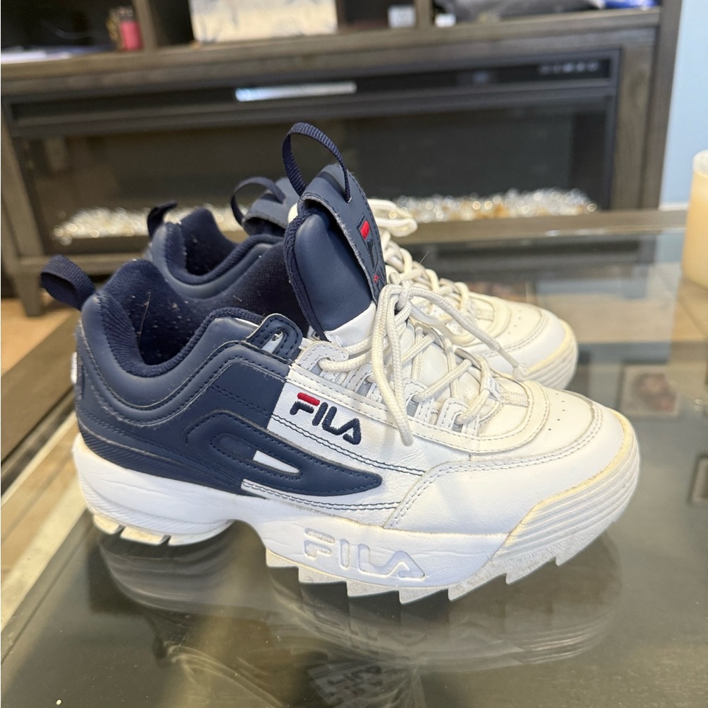 Fila ' White and Navy Sneakers 8 1/2